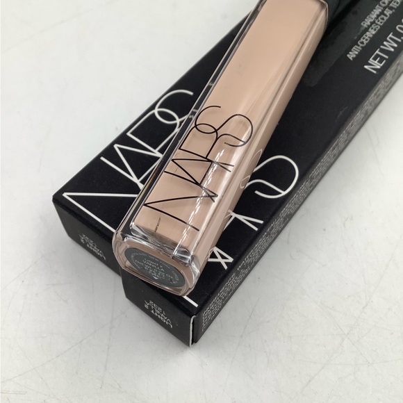 TWO BOXES OF NARS CREAMY RADIANT CONCEALER IN SHADE “LIGHT 2/ VANILLA” BNIB - Picture 3 of 3